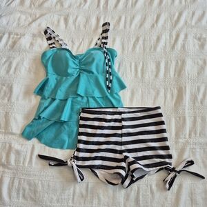 Girls size Medium tankini with short style bottoms, Unbranded VGUC